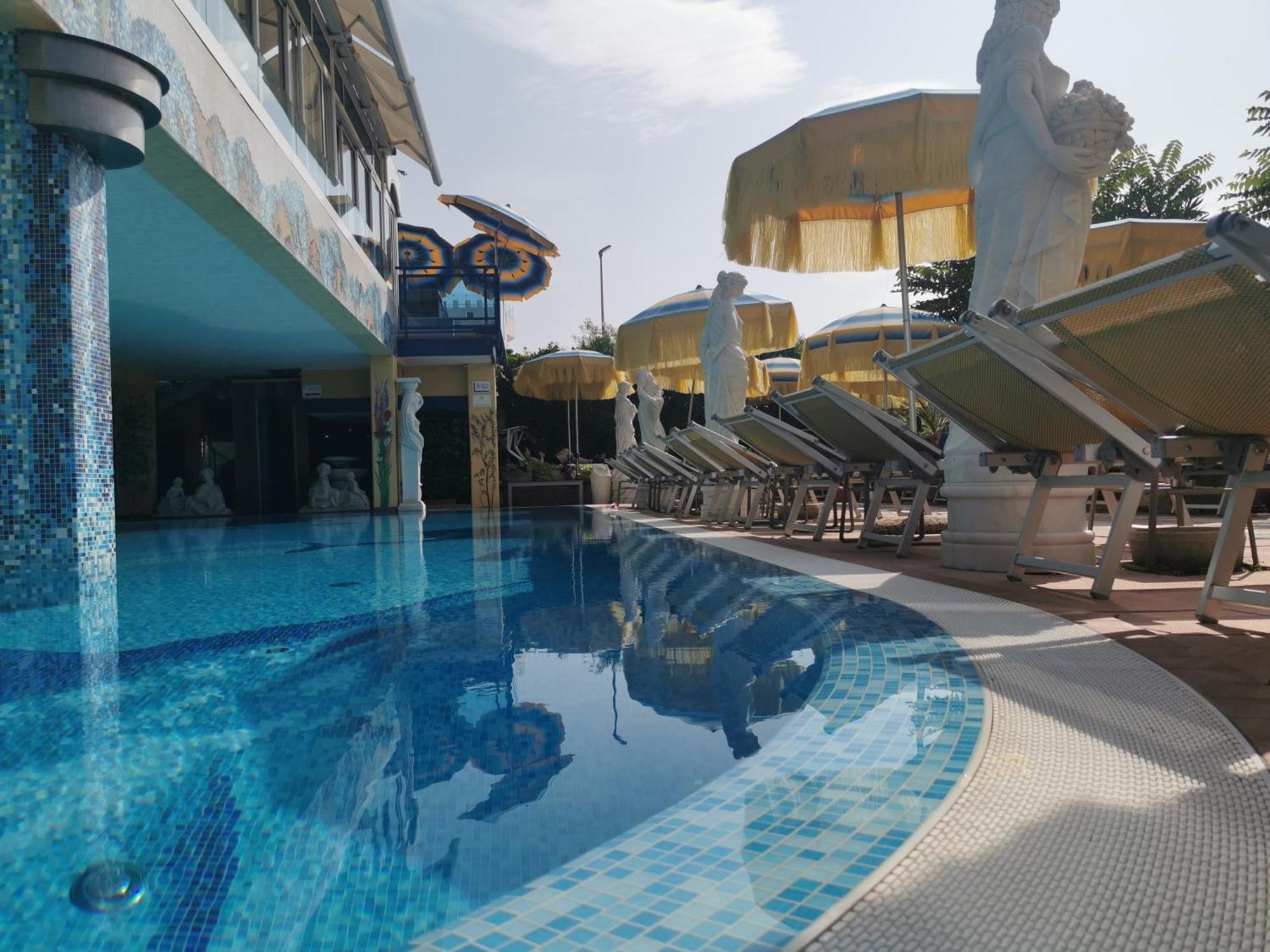 Hotel Napoleon Lido di Jesolo Exterior foto