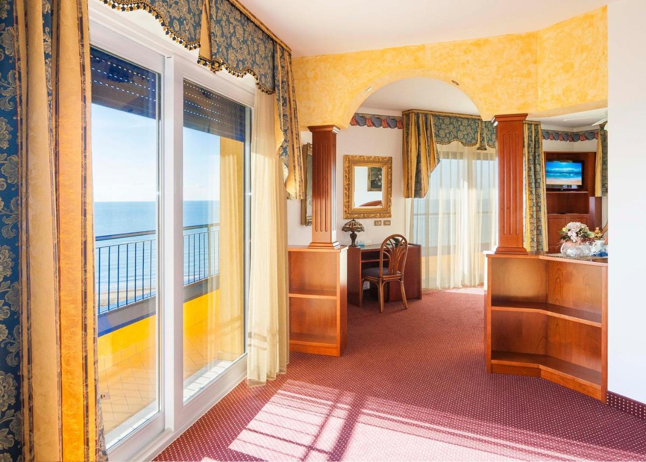 Hotel Napoleon Lido di Jesolo Exterior foto