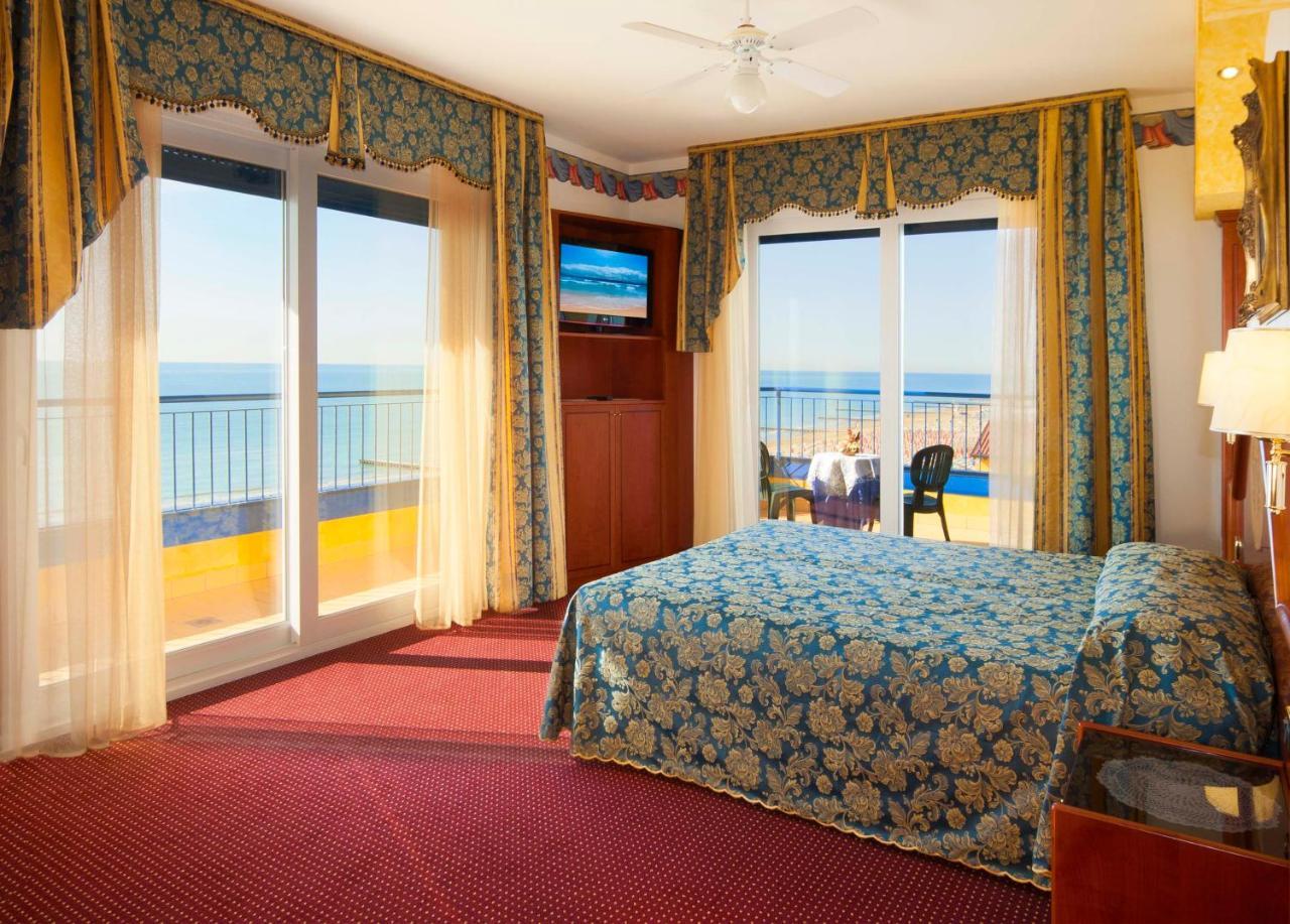 Hotel Napoleon Lido di Jesolo Exterior foto