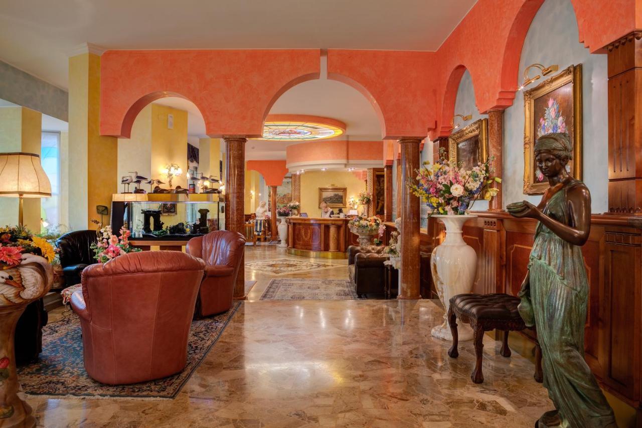 Hotel Napoleon Lido di Jesolo Exterior foto