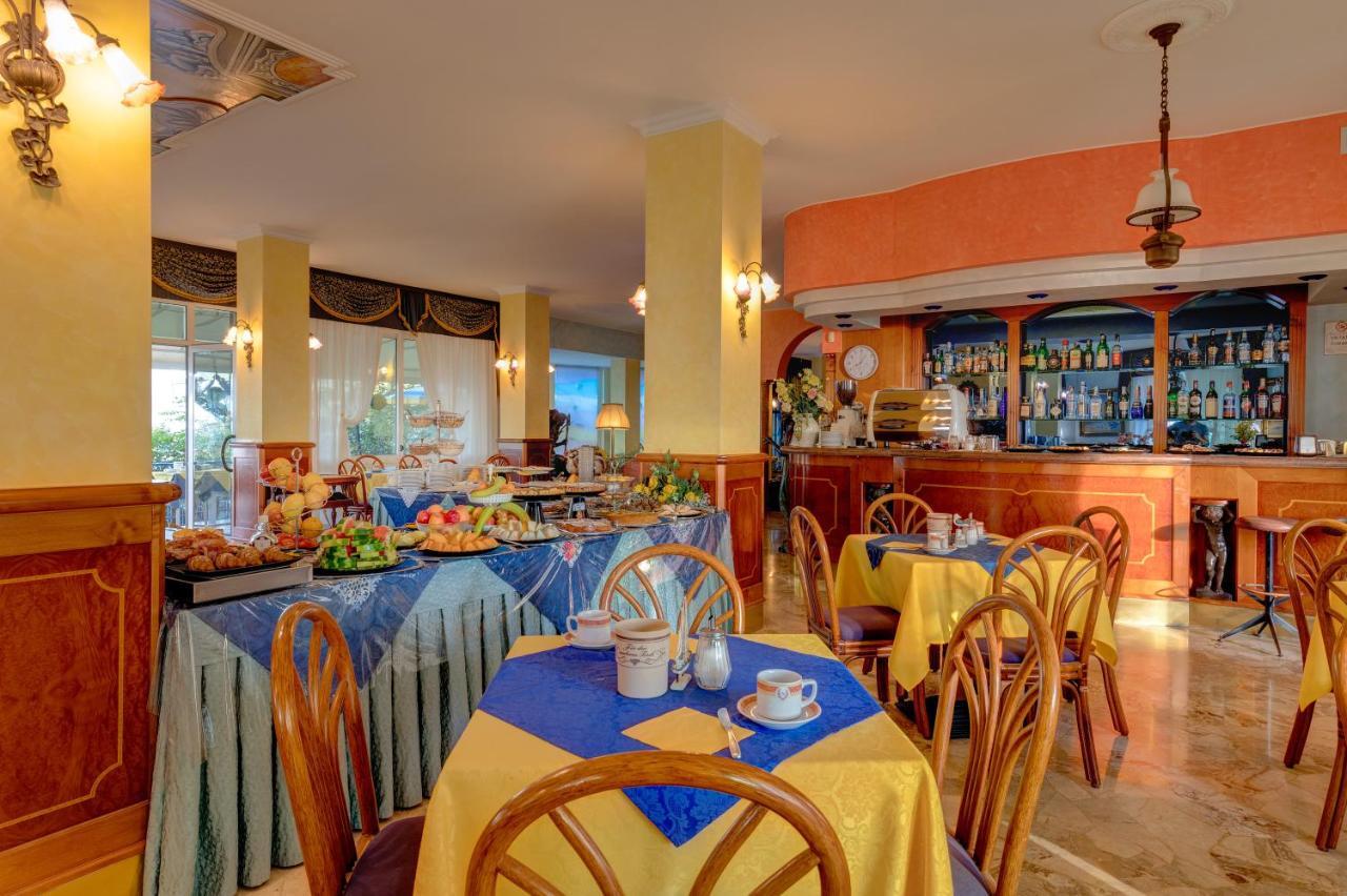 Hotel Napoleon Lido di Jesolo Exterior foto